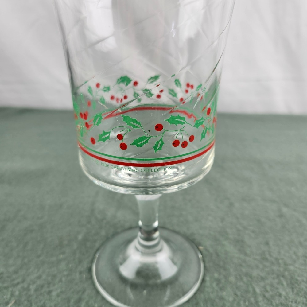Vintage Arby's Holly Berry Stemmed Wine Glasses Christmas Holiday 1986 - Picture 3 of 5